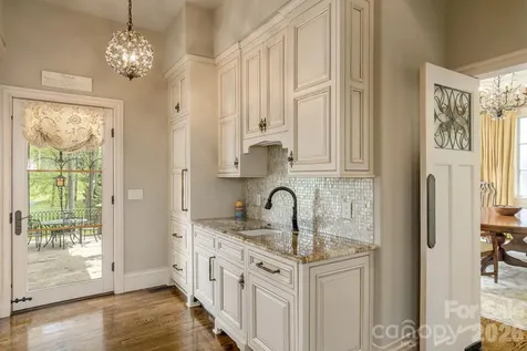 8 Fairway Place Asheville NC 28803