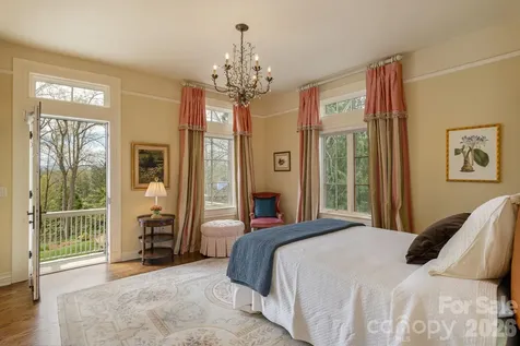 8 Fairway Place Asheville NC 28803