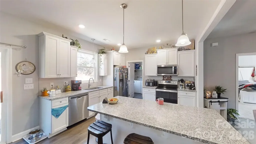19 Higgins Road Weaverville NC 28787
