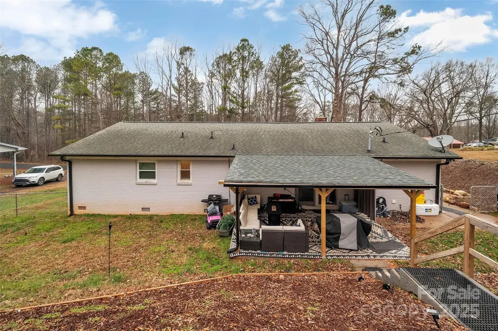 140 Wandering Lane Bessemer City NC 28016