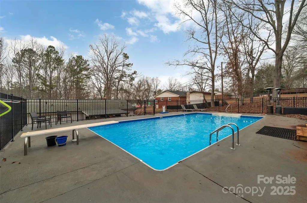 140 Wandering Lane Bessemer City NC 28016
