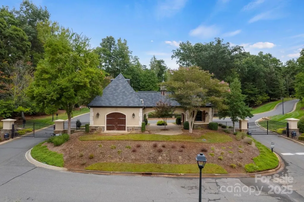 1029 Glade Spring Court Belmont NC 28012