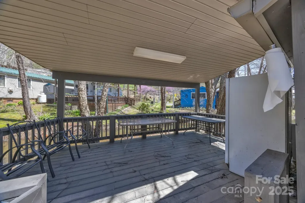 177 Finch Way West Jefferson NC 28694