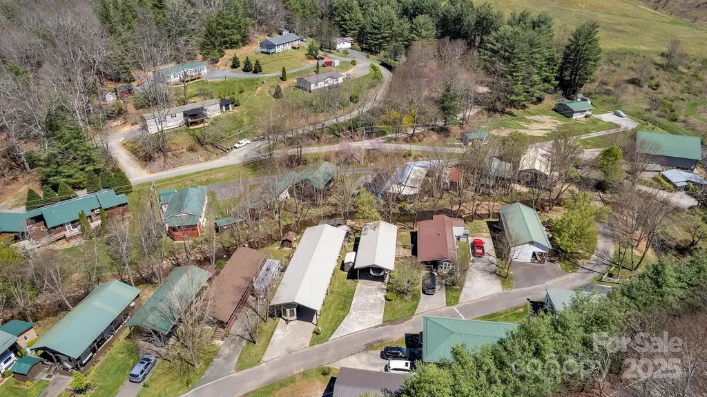 177 Finch Way West Jefferson NC 28694