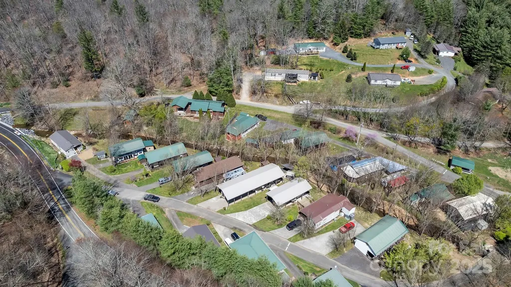 177 Finch Way West Jefferson NC 28694