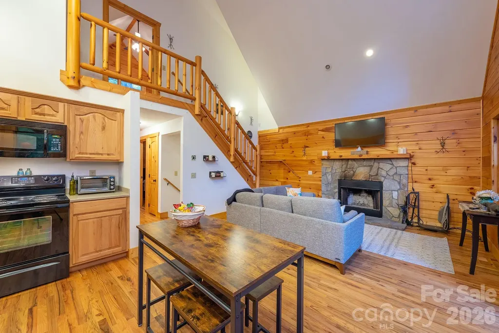 100 Candlemaker Trail Maggie Valley NC 28751