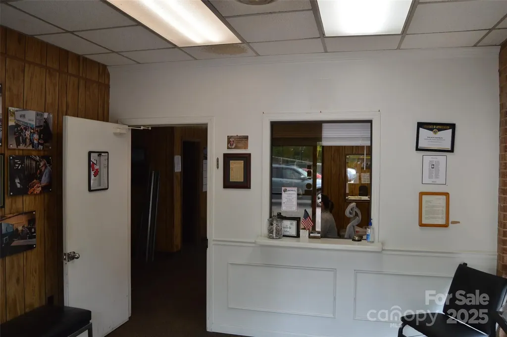 1784 Salisbury Road Statesville NC 28677