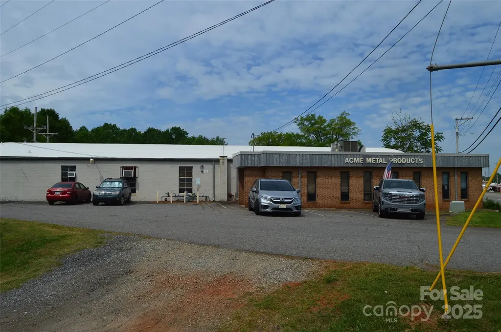 1784 Salisbury Road Statesville NC 28677