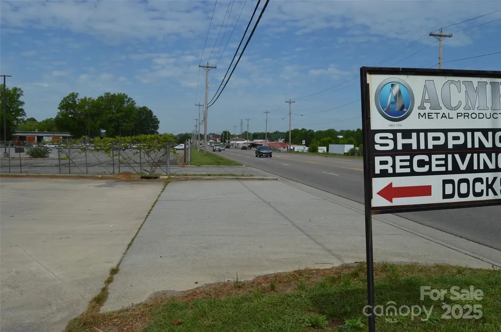 1784 Salisbury Road Statesville NC 28677