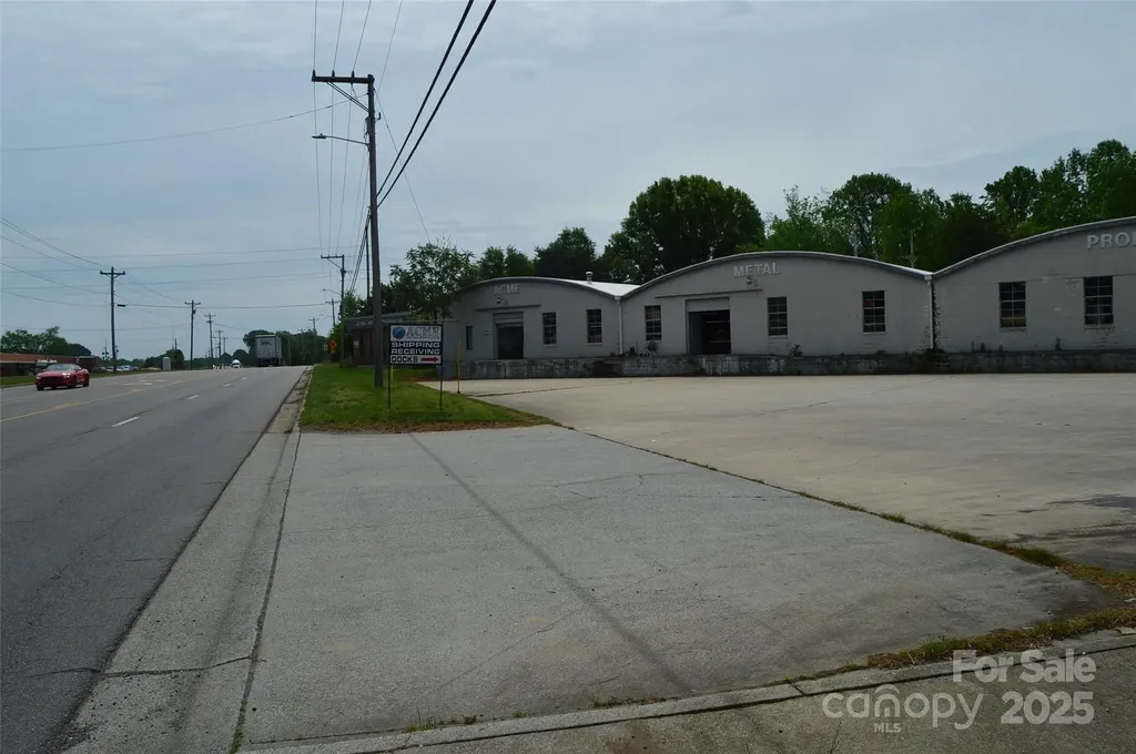 1784 Salisbury Road Statesville NC 28677