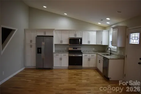 17 Meredith Lane Marion NC 28752
