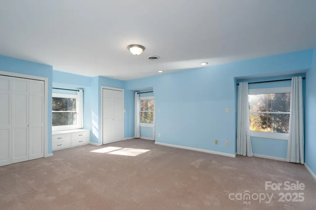 758 Williamsburg Drive NE Concord NC 28025