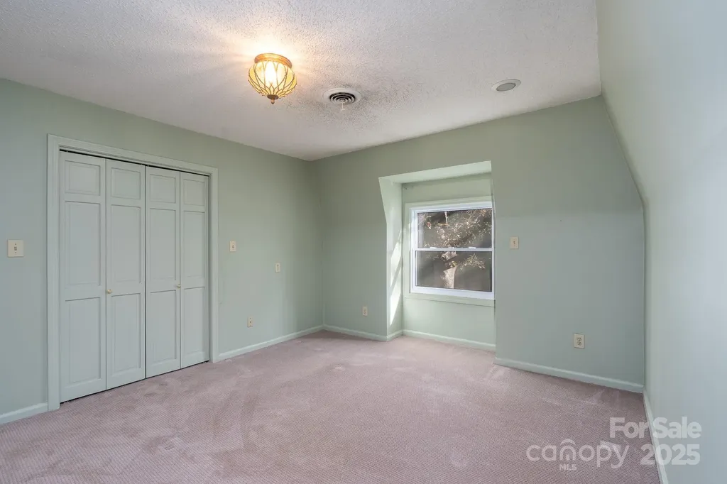 758 Williamsburg Drive NE Concord NC 28025