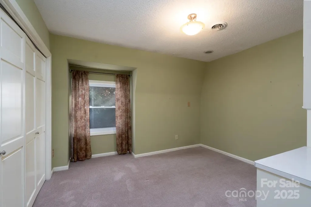 758 Williamsburg Drive NE Concord NC 28025