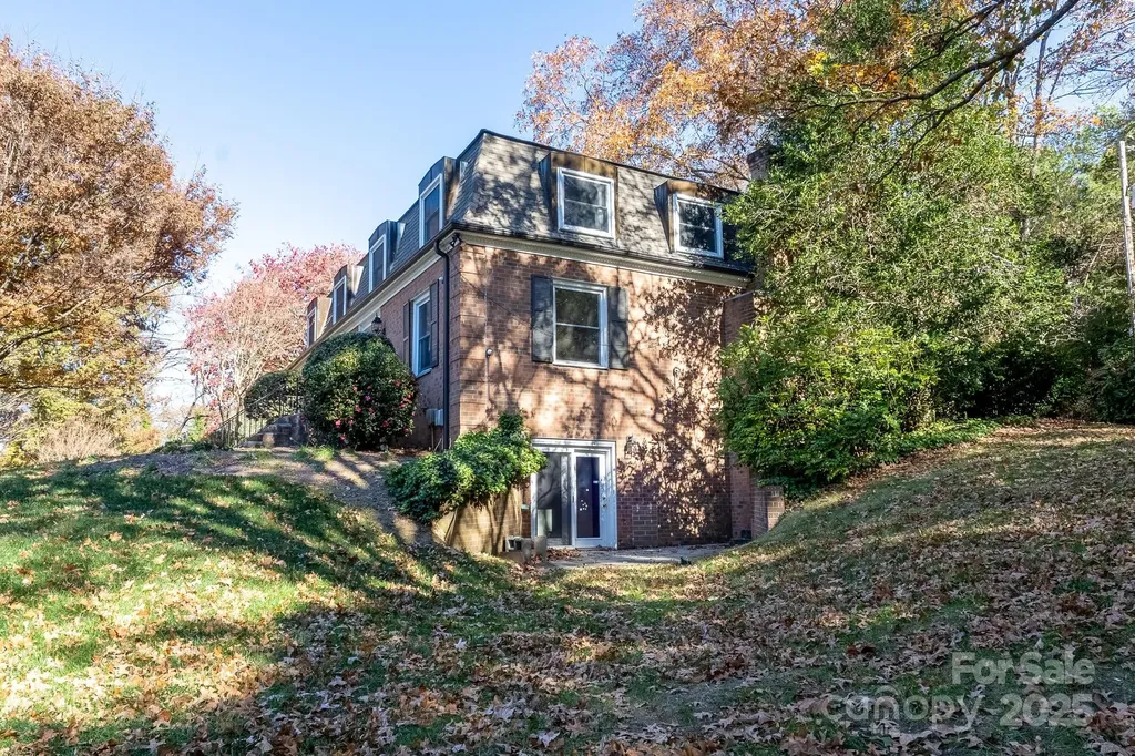 758 Williamsburg Drive NE Concord NC 28025