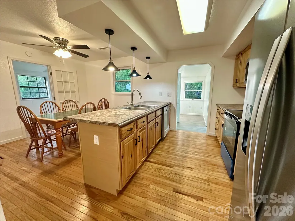 5381 State Hwy 197 S Highway Burnsville NC 28714
