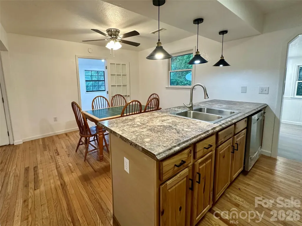 5381 State Hwy 197 S Highway Burnsville NC 28714