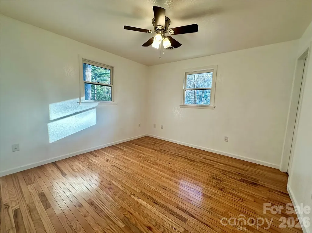 5381 State Hwy 197 S Highway Burnsville NC 28714