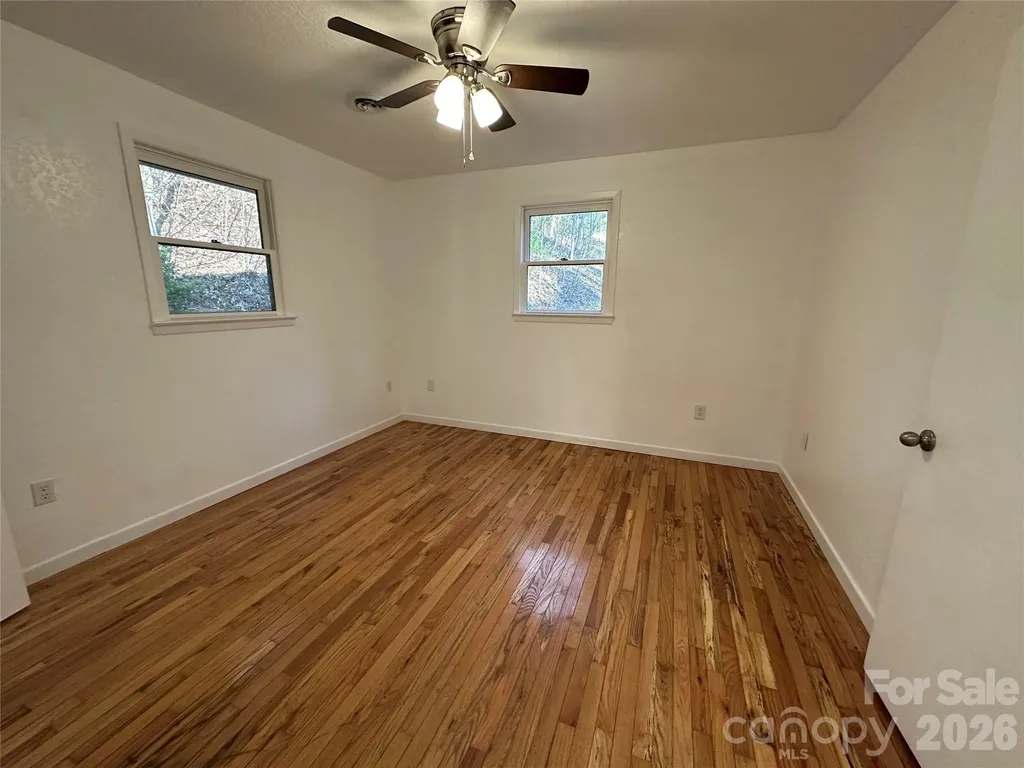 5381 State Hwy 197 S Highway Burnsville NC 28714