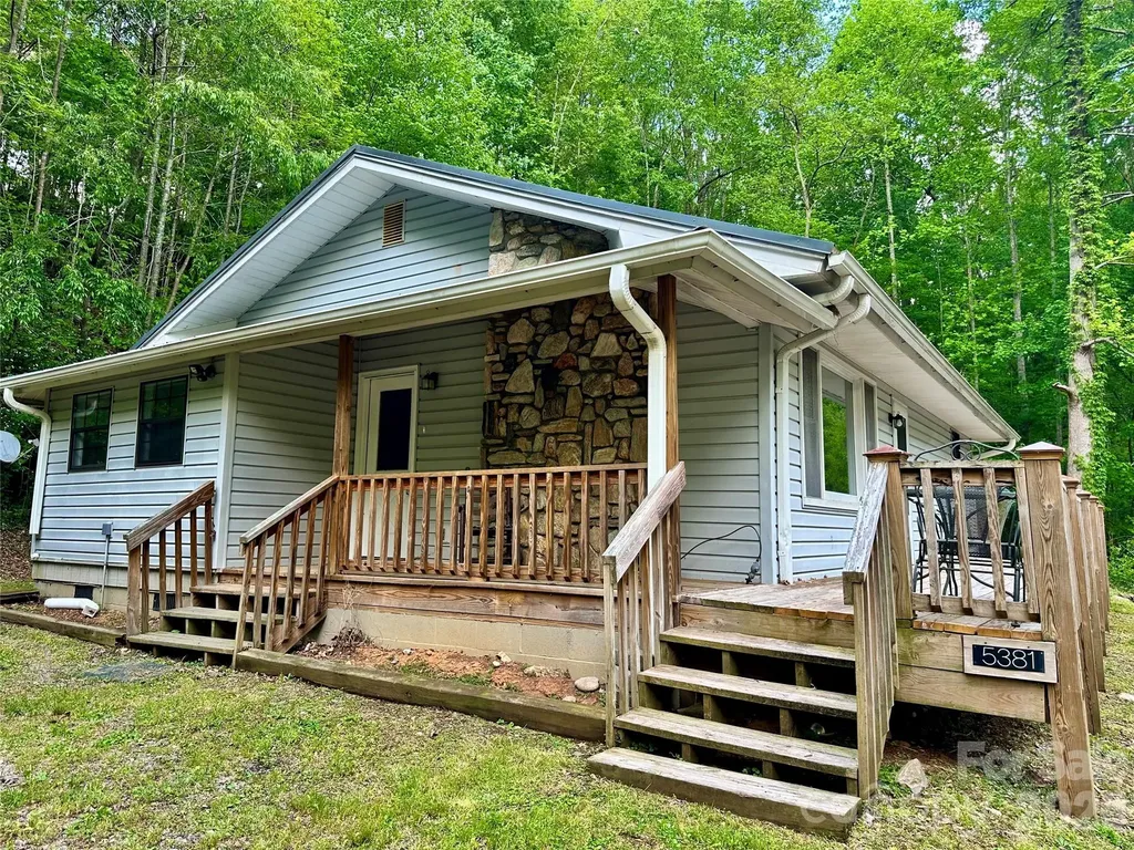 5381 State Hwy 197 S Highway Burnsville NC 28714