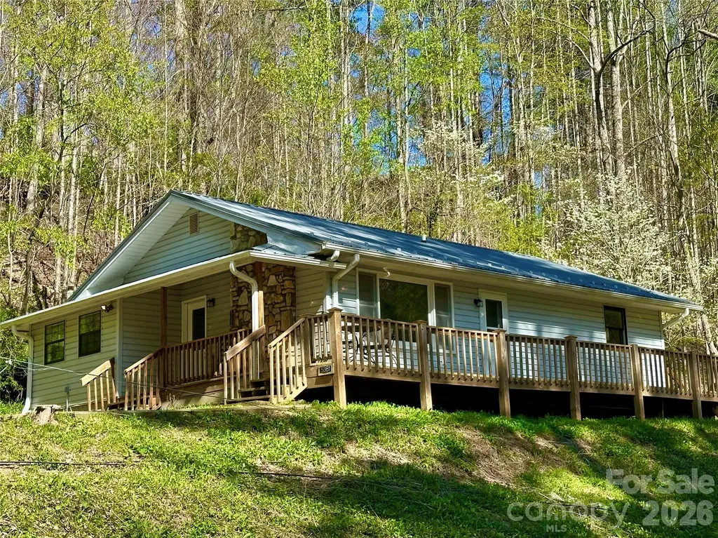 5381 State Hwy 197 S Highway Burnsville NC 28714