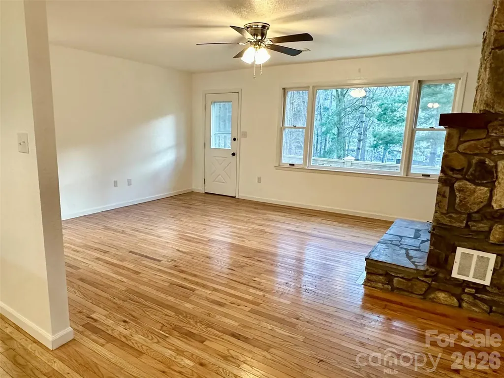 5381 State Hwy 197 S Highway Burnsville NC 28714