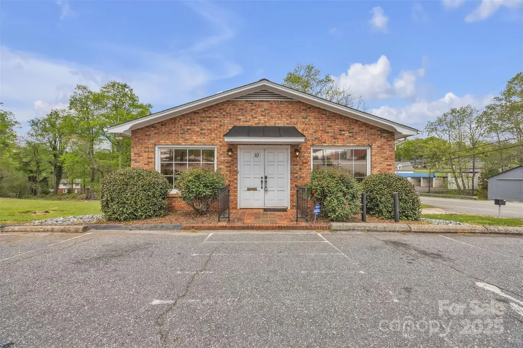 10 1st Avenue NW Taylorsville NC 28681