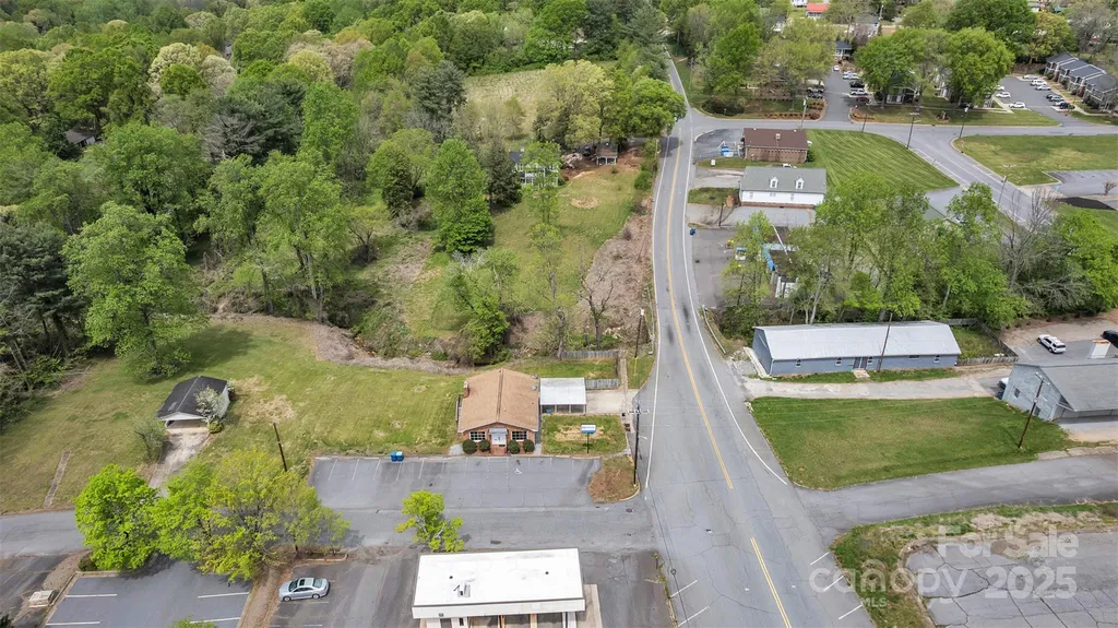10 1st Avenue NW Taylorsville NC 28681