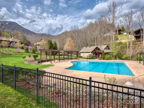 8 Freshwater Cove Maggie Valley NC 28751