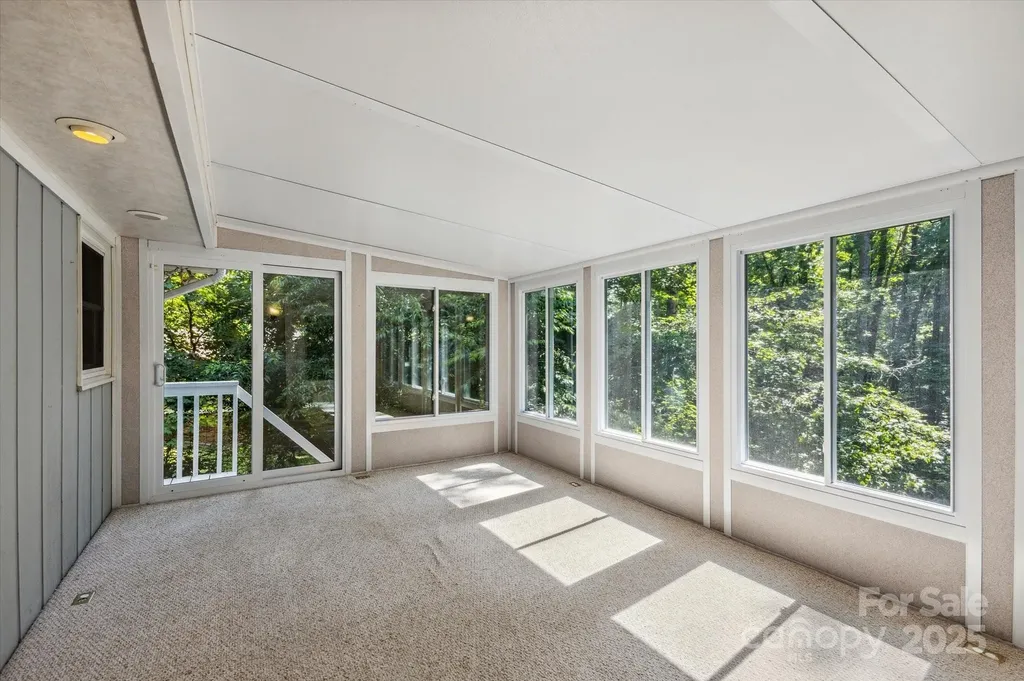 104 Britton Avenue Hendersonville NC 28791