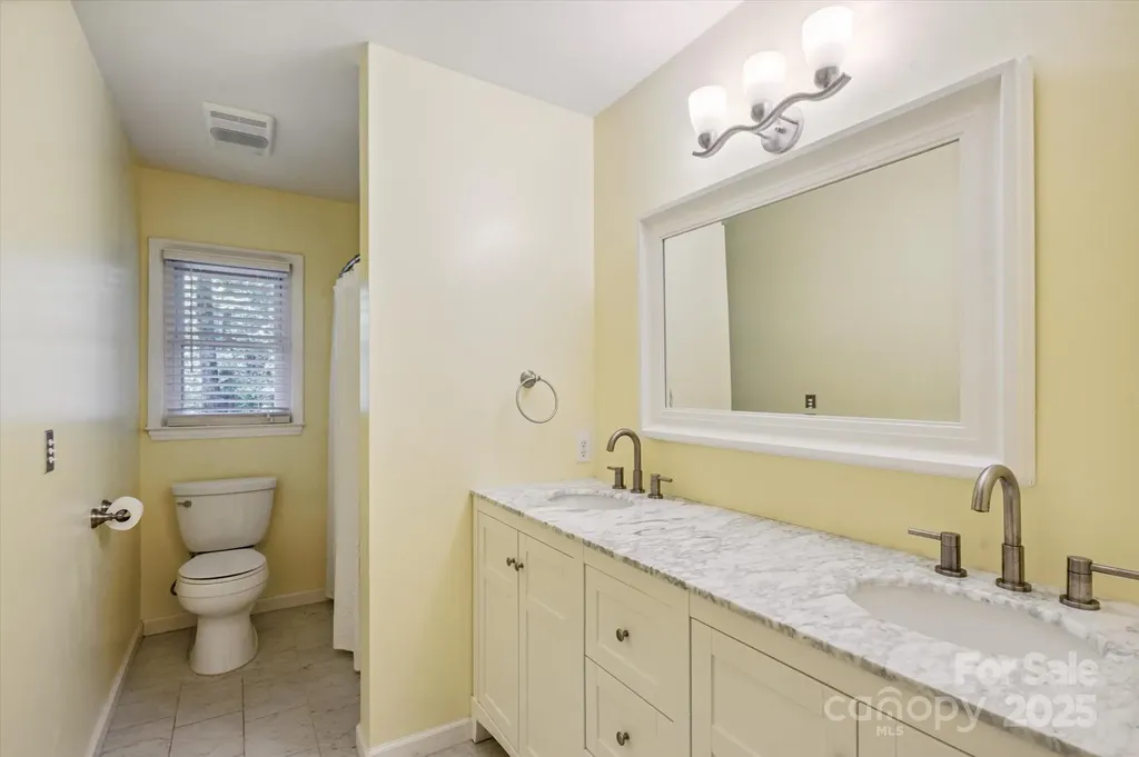 104 Britton Avenue Hendersonville NC 28791
