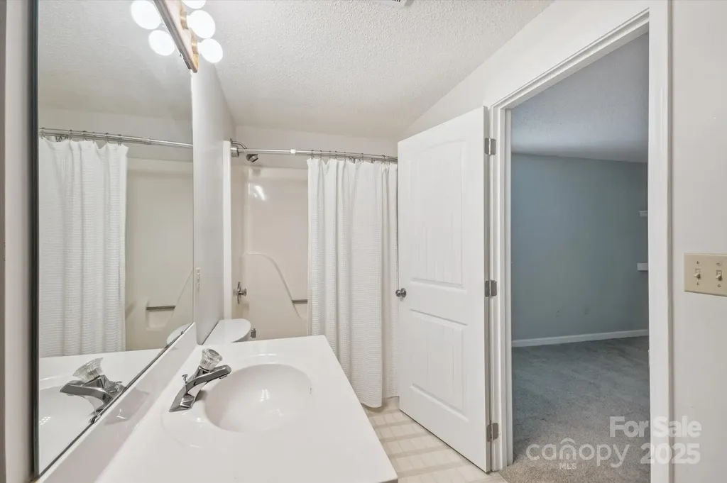 104 Britton Avenue Hendersonville NC 28791