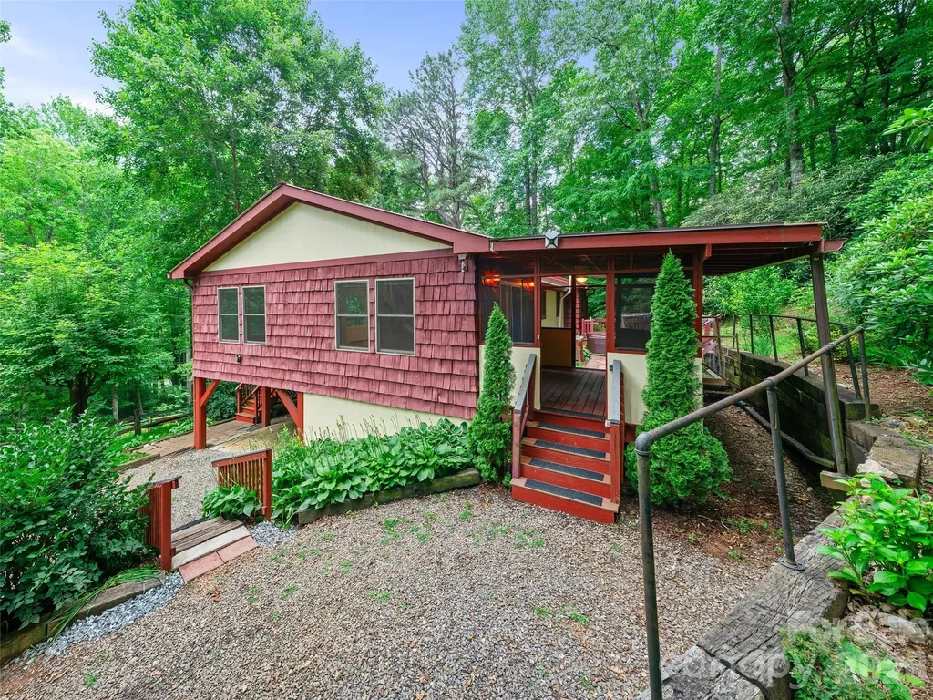 125 Heartland Lane Burnsville NC 28714