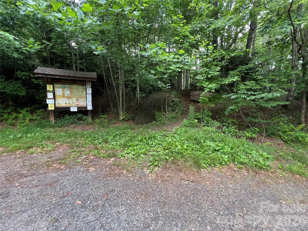 125 Heartland Lane Burnsville NC 28714