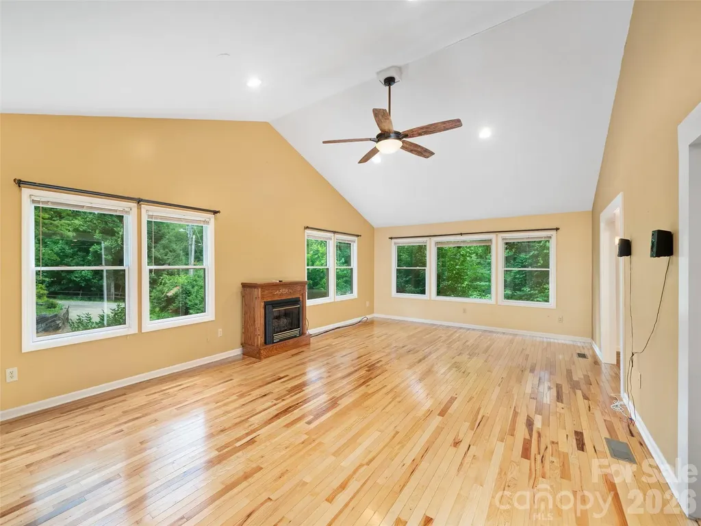125 Heartland Lane Burnsville NC 28714
