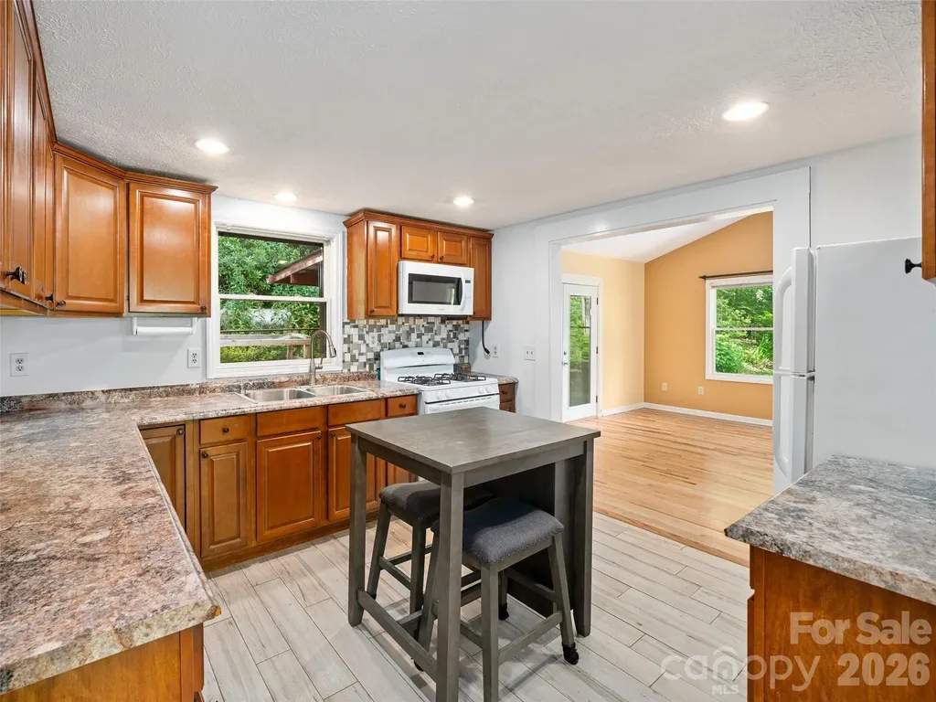 125 Heartland Lane Burnsville NC 28714
