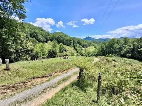 2087 Henry Road Sylva NC 28779