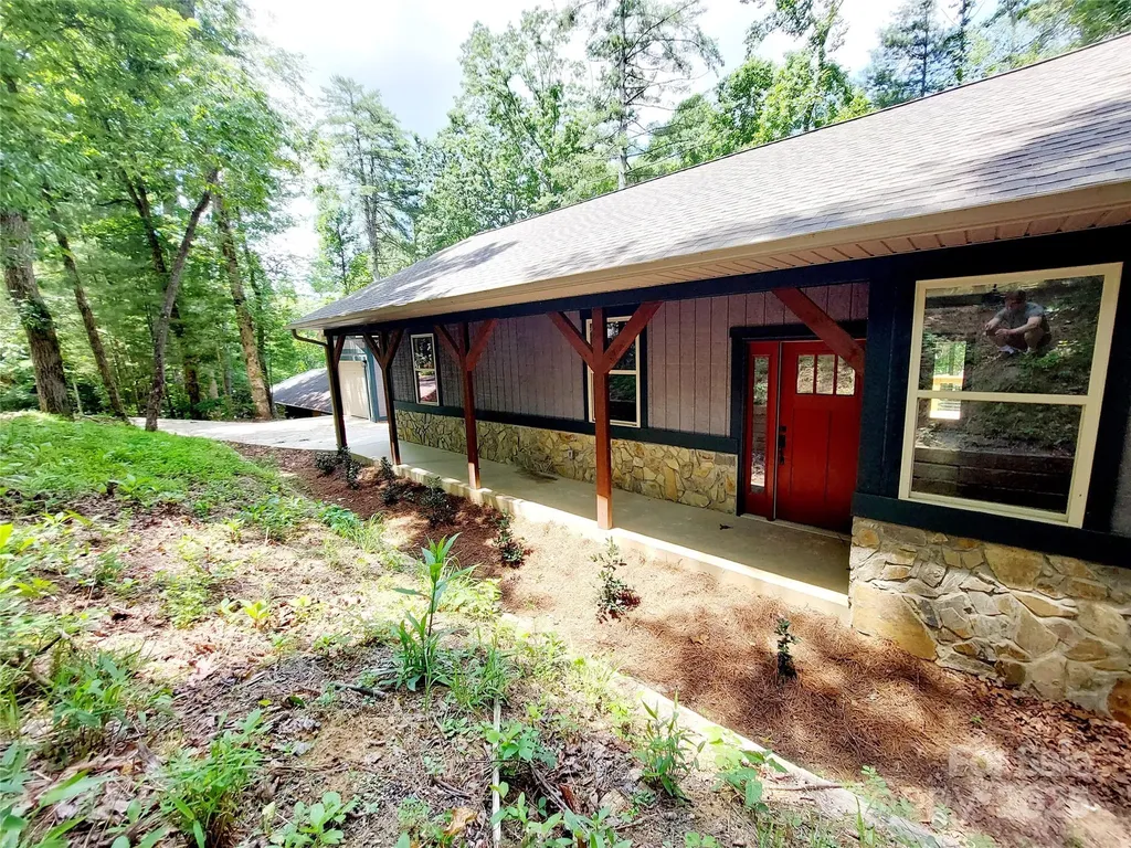 93 Badger Run Hendersonville NC 28739
