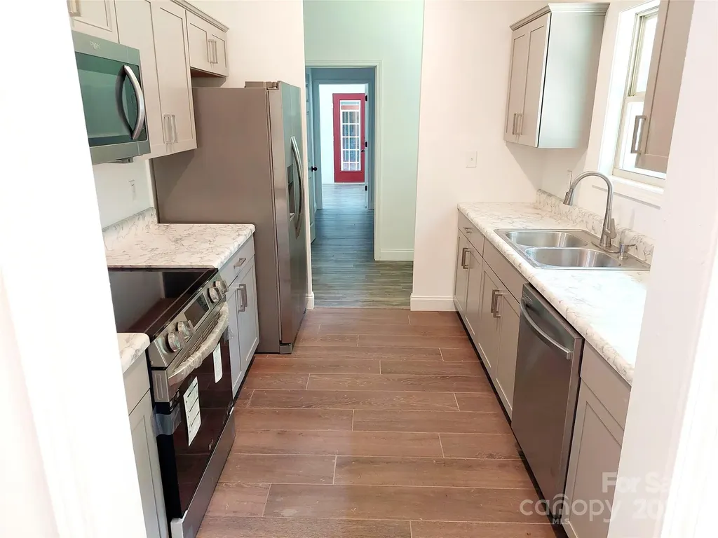 93 Badger Run Hendersonville NC 28739