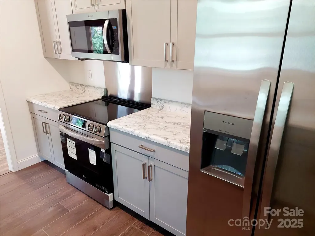 93 Badger Run Hendersonville NC 28739