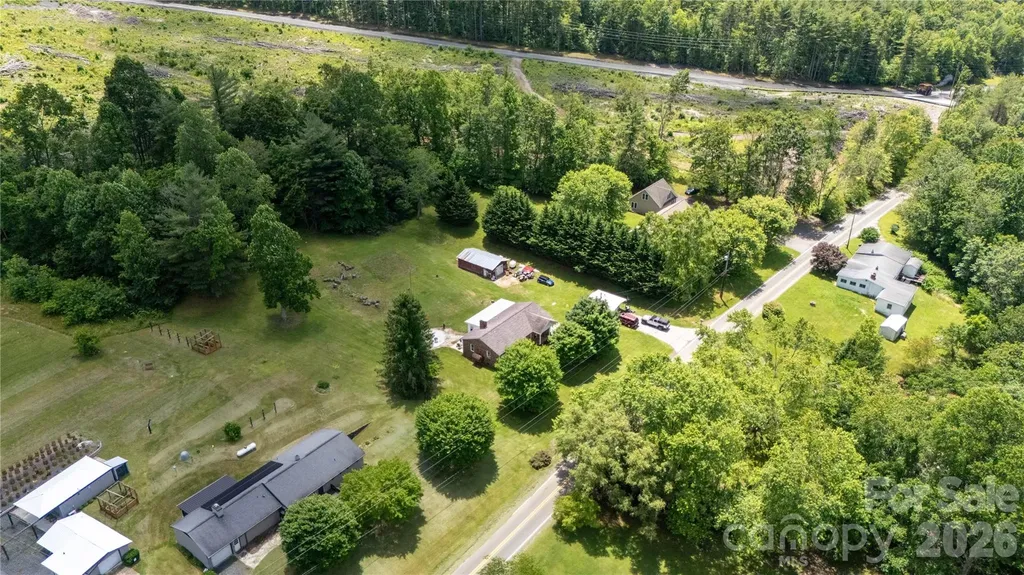 1424 Bear Creek Road Bakersville NC 28705