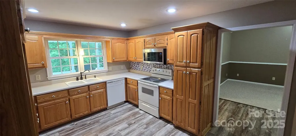 221 Flat Branch Trail Mill Spring NC 28756