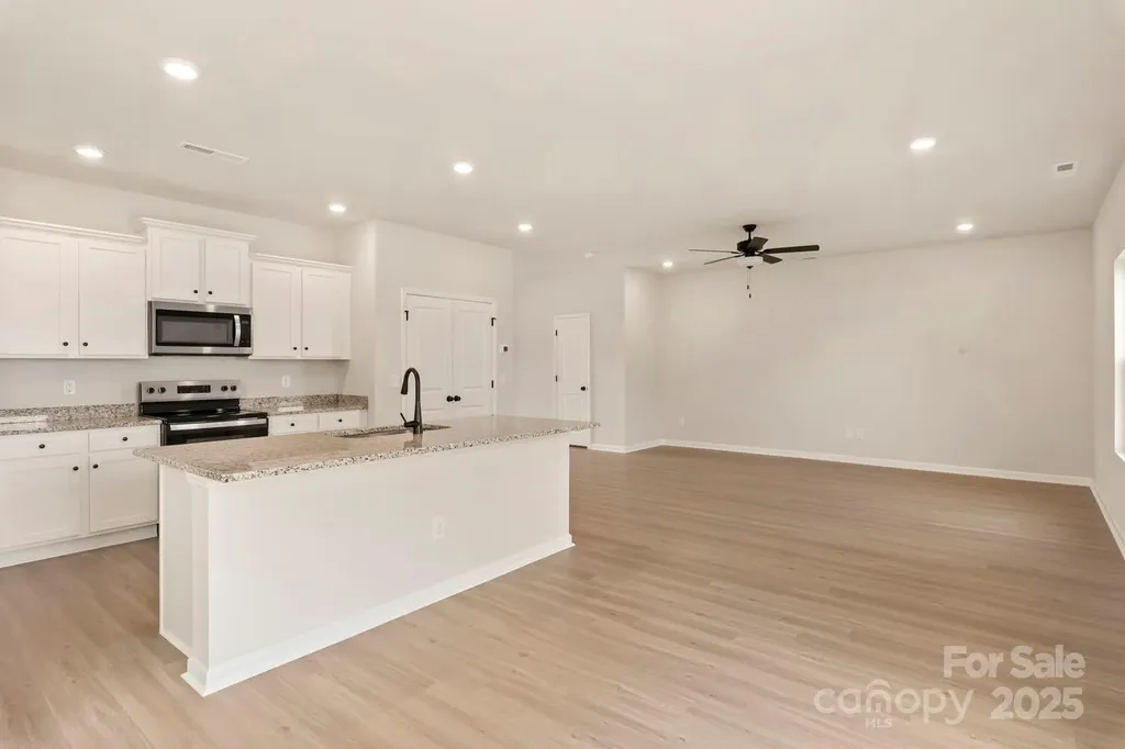 1059 Russell Drive Winston Salem NC 27127