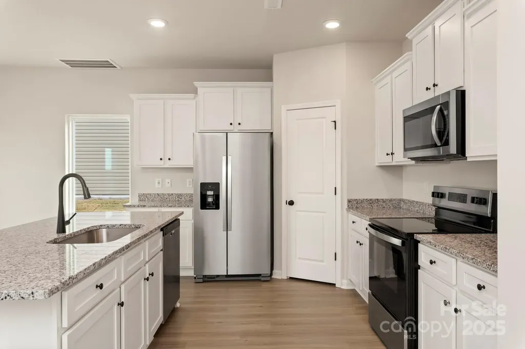 1059 Russell Drive Winston Salem NC 27127