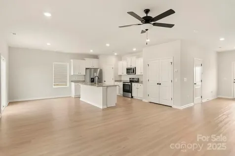 1059 Russell Drive Winston Salem NC 27127