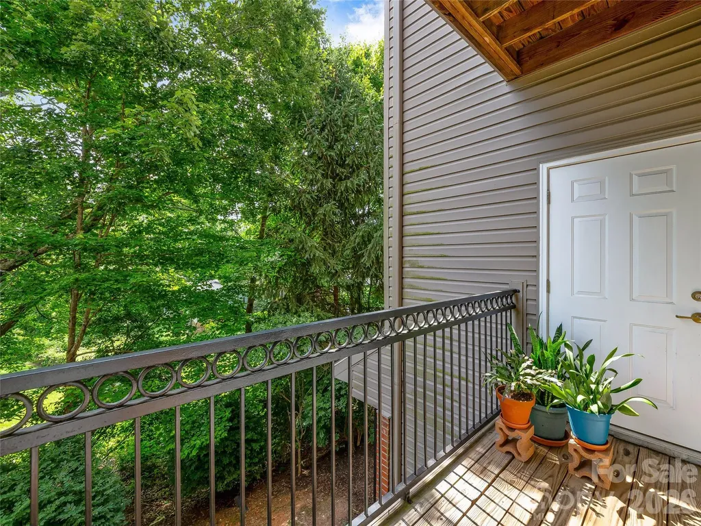 726 Appeldoorn Circle Asheville NC 28803