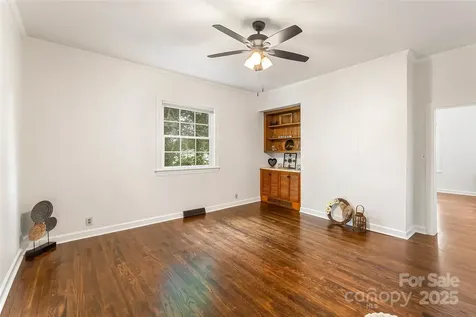 302 White Street Morganton NC 28655