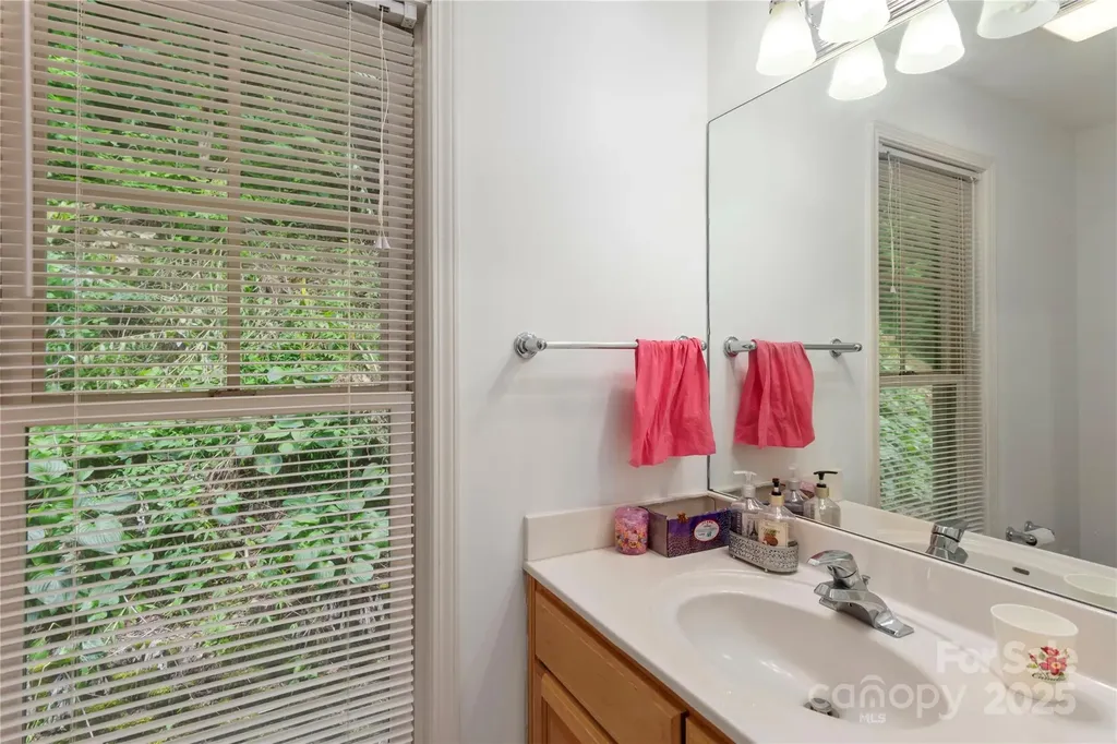 98 Choga Ridge Whittier NC 28789