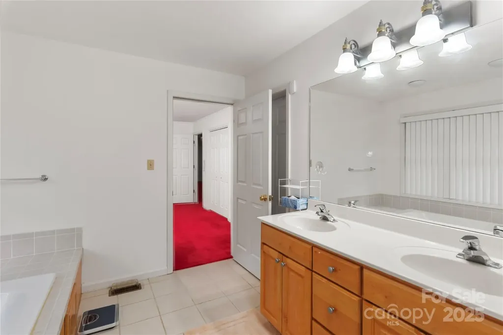 98 Choga Ridge Whittier NC 28789