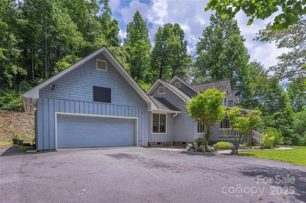 98 Choga Ridge Whittier NC 28789